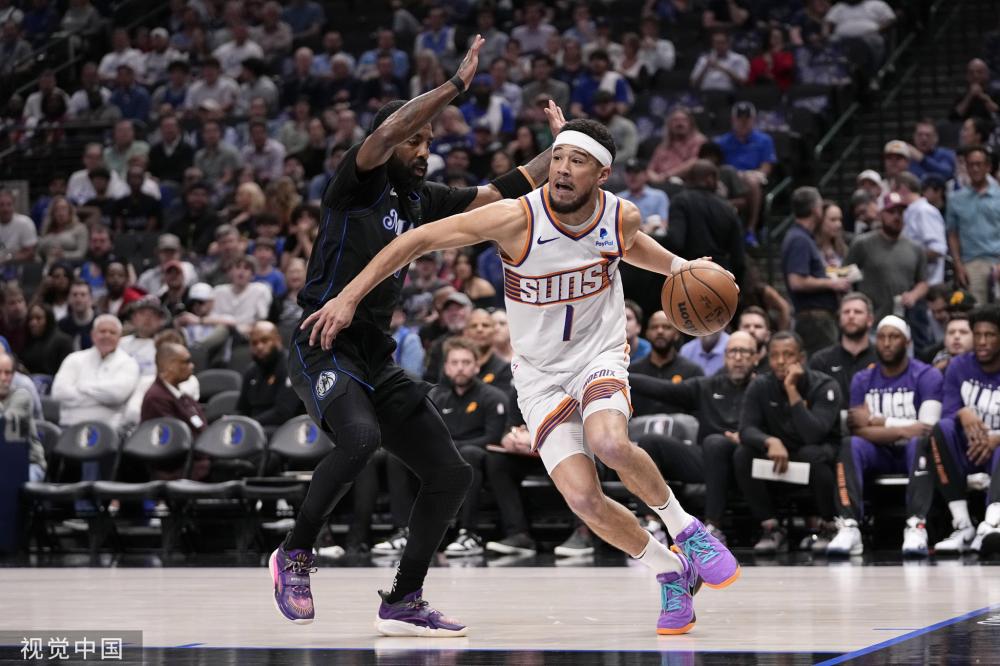 他以稳健的 他以稳健的